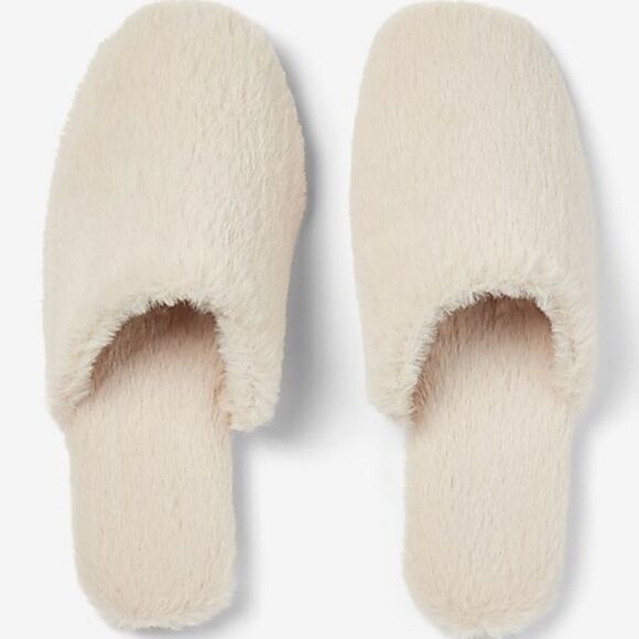 Express Faux Fur Cozy Slipper - Picture 2 of 6